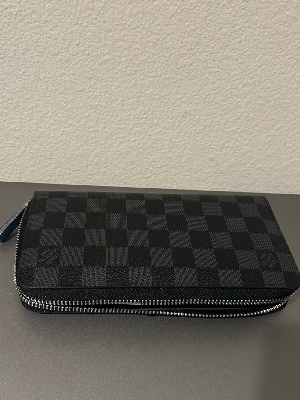 Louis Vuitton Black Damier Graphite Zip-Around Wallet - Picture 2 of 4